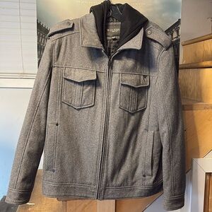 Guess men’s hooded jacket size us xl